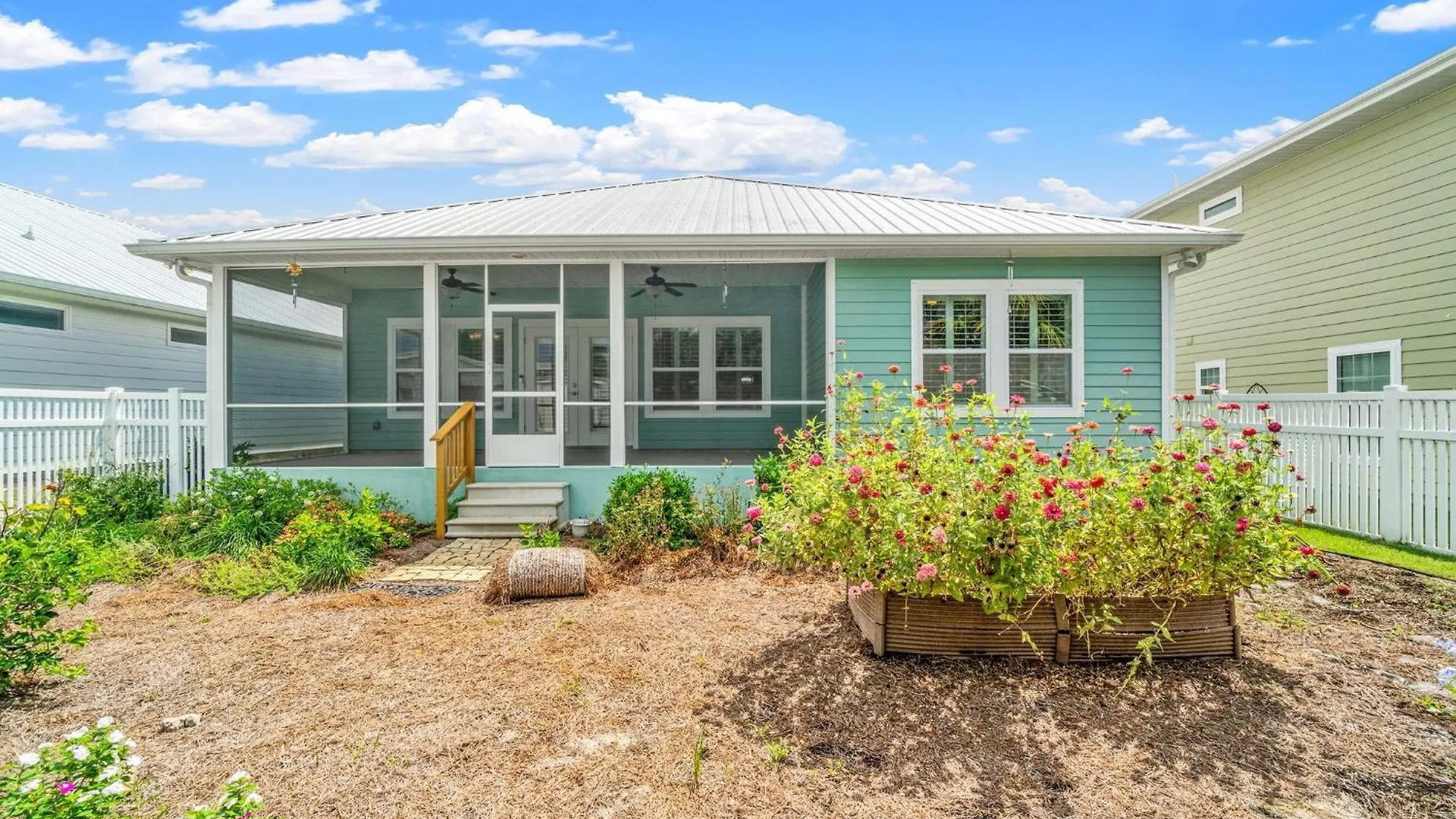 Charming Retreat, A Short Walk To Laguna Beach, With Room For 10! Panama City Beach