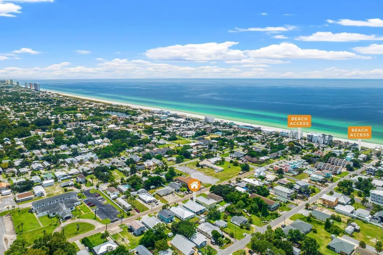 Holiday home Charming Retreat, A Short Walk To Laguna Beach, With Room For 10! Panama City Beach United States