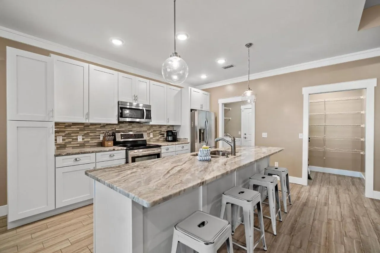 Charming Retreat, A Short Walk To Laguna Beach, With Room For 10! Panama City Beach Holiday home