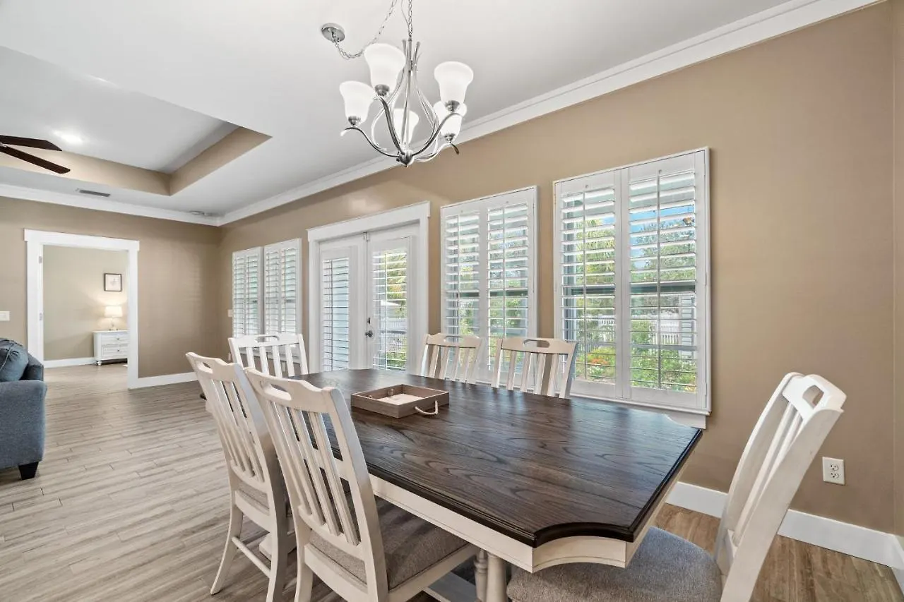 Charming Retreat, A Short Walk To Laguna Beach, With Room For 10! Panama City Beach