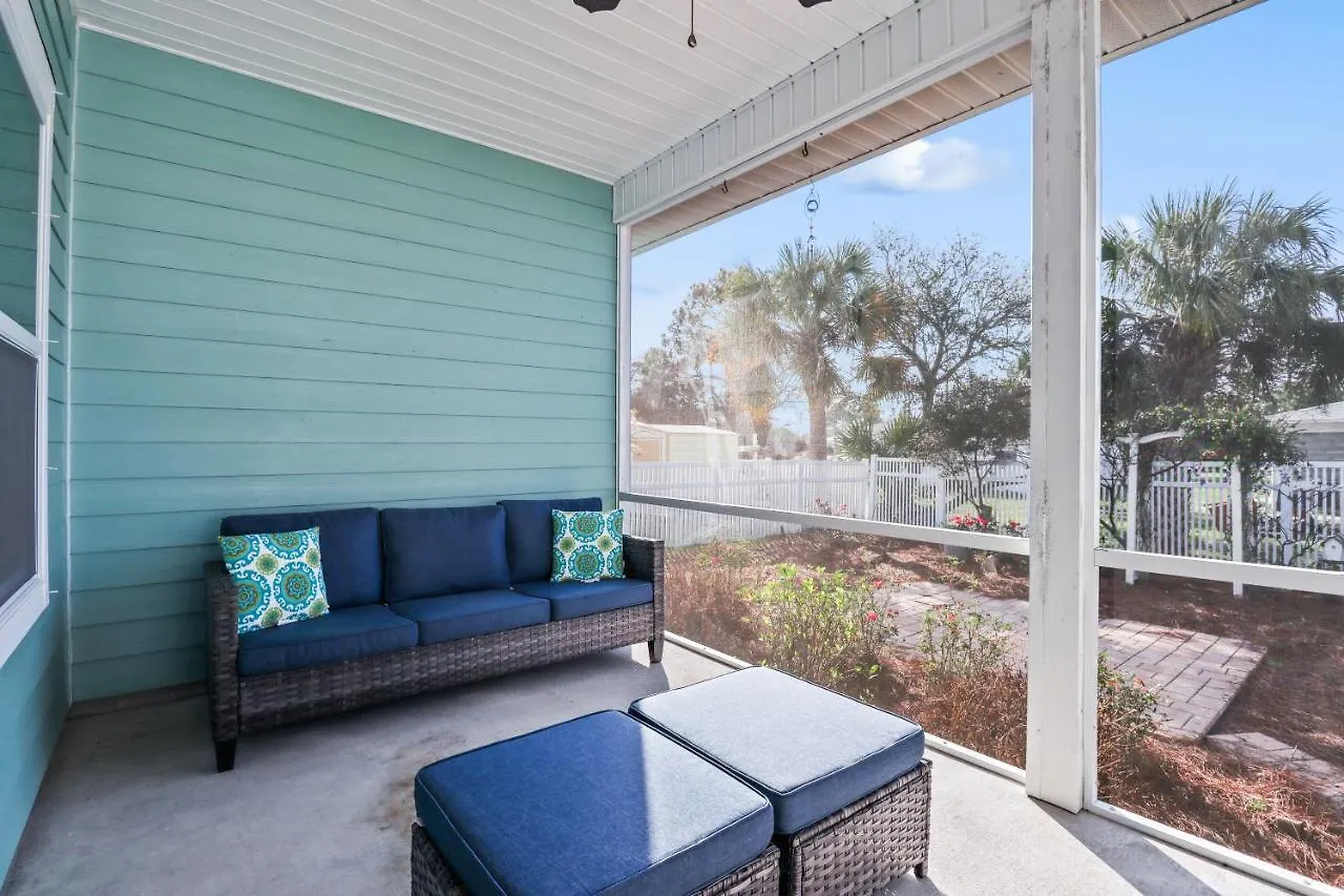 Charming Retreat, A Short Walk To Laguna Beach, With Room For 10! Panama City Beach