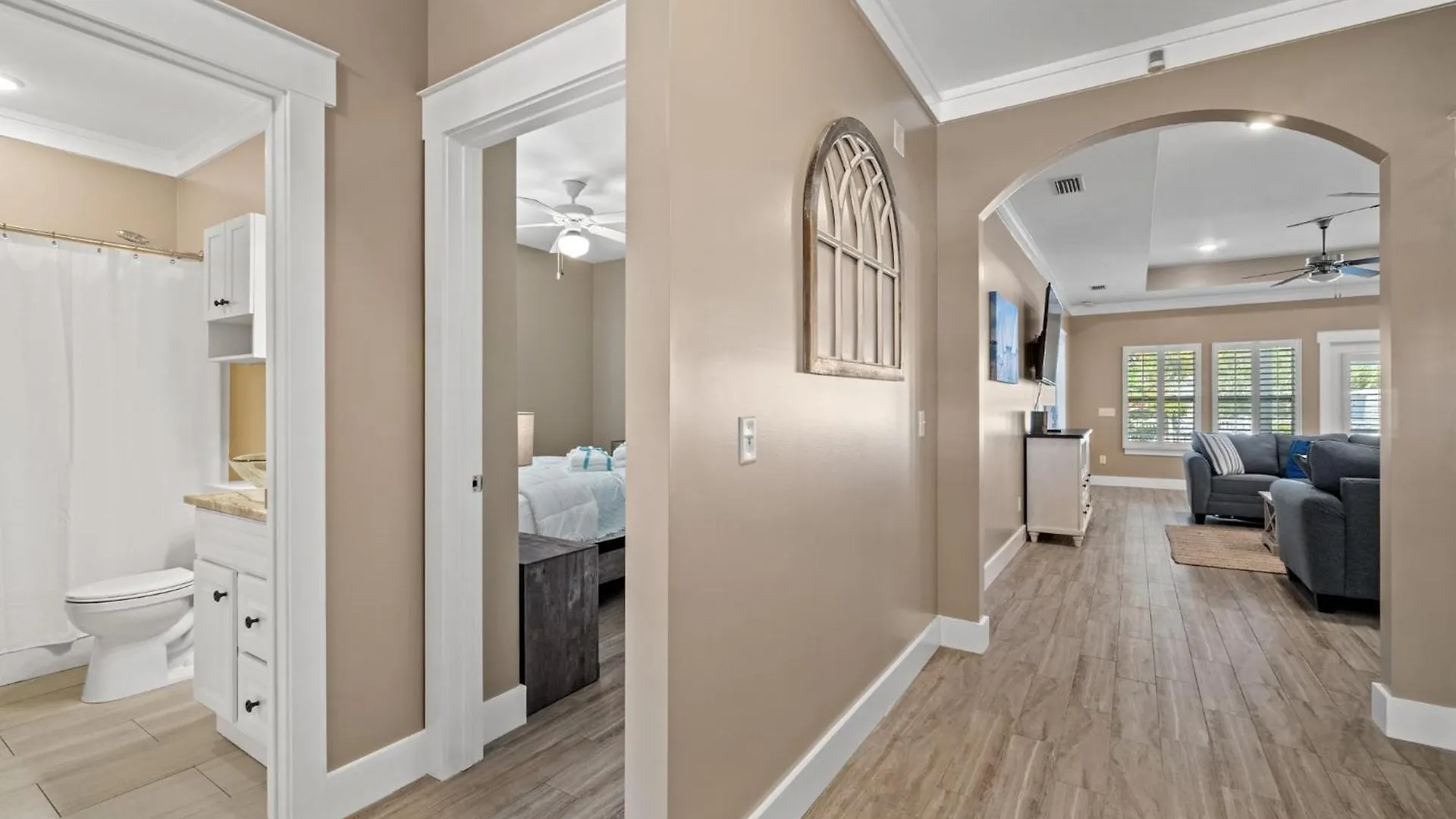 Holiday home Charming Retreat, A Short Walk To Laguna Beach, With Room For 10! Panama City Beach