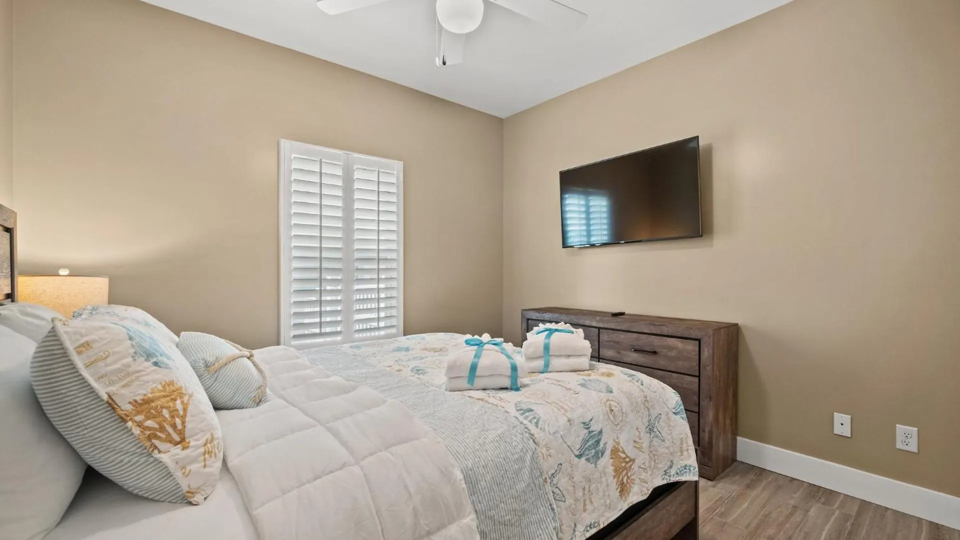 Holiday home Charming Retreat, A Short Walk To Laguna Beach, With Room For 10! Panama City Beach