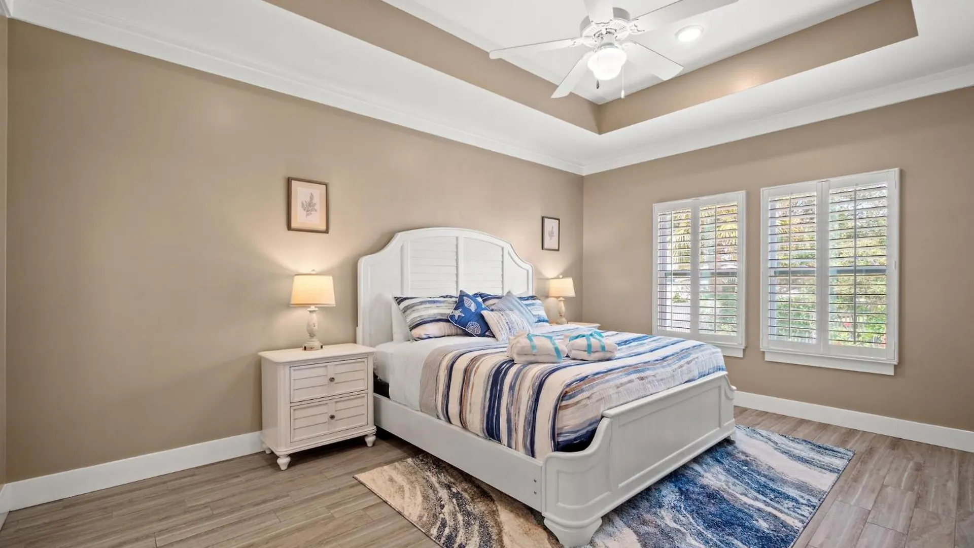 Charming Retreat, A Short Walk To Laguna Beach, With Room For 10! Panama City Beach Holiday home